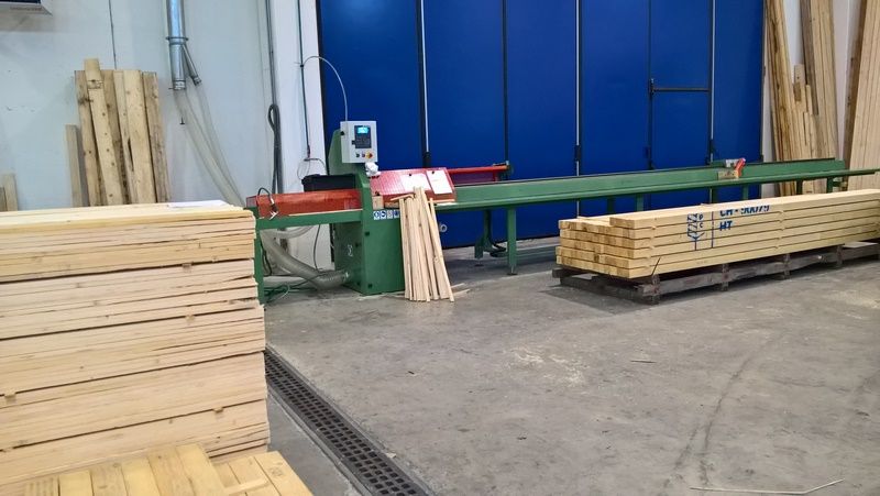 Troncatrice automatica con spintore usata