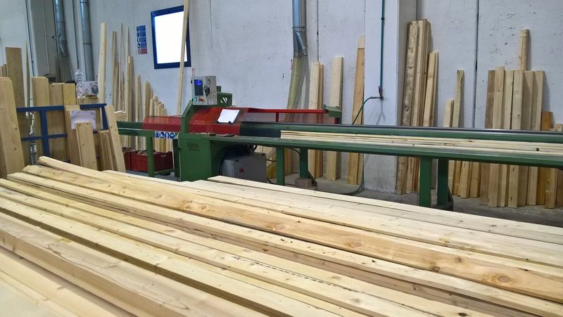 Troncatrice automatica con spintore usata